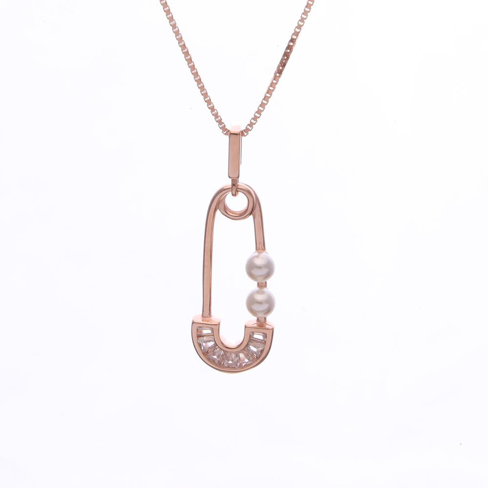 Pinned Pearls pendant with chain in 925 silver