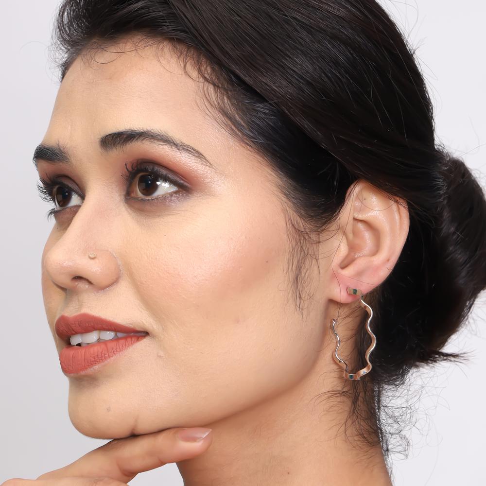 Waved Hoola Hoop Medium Earrings in 925 silver